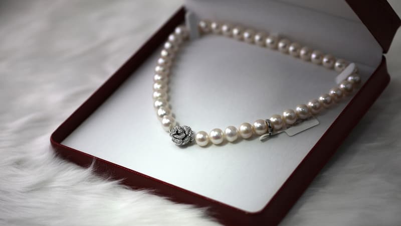 Elegant gift for mother